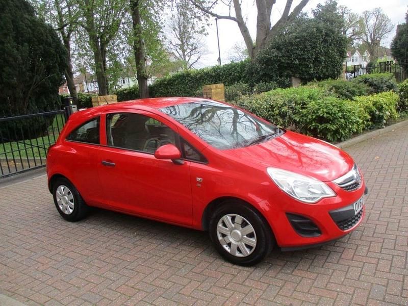 Used Vauxhall Corsa S 65 HP (47 kW) 2012 Red Hatchback