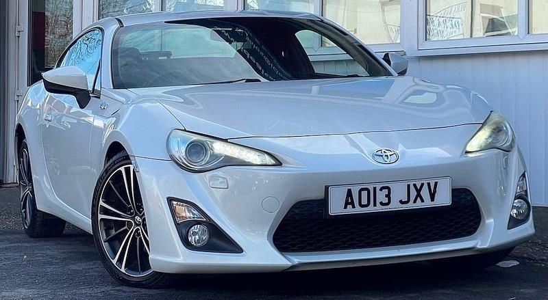 Used Toyota GT86 GT 200 HP (147 kW) 2013 White Coupe