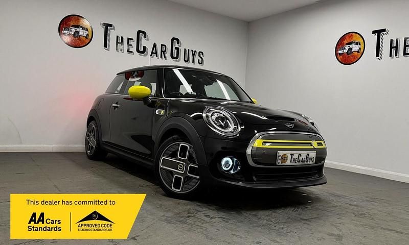 Used Mini Cooper SE Hatch 135 kW (184 HP) 2020 Black Hatchback