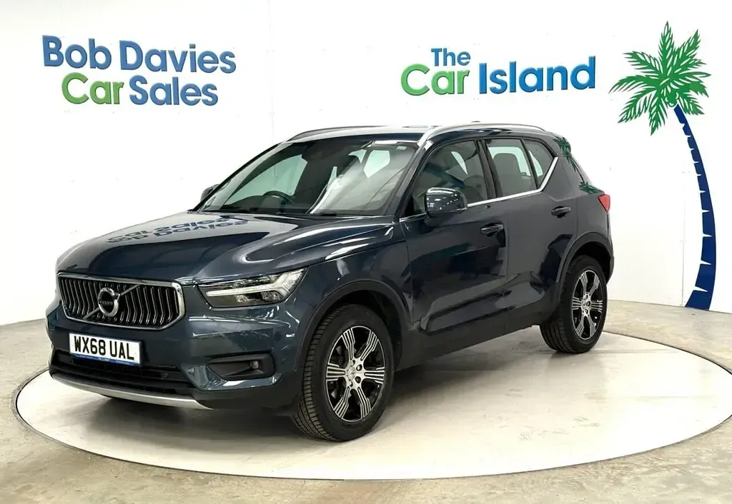 Used Volvo XC40 Inscription 156 HP (114 kW) 2018 Blue SUV