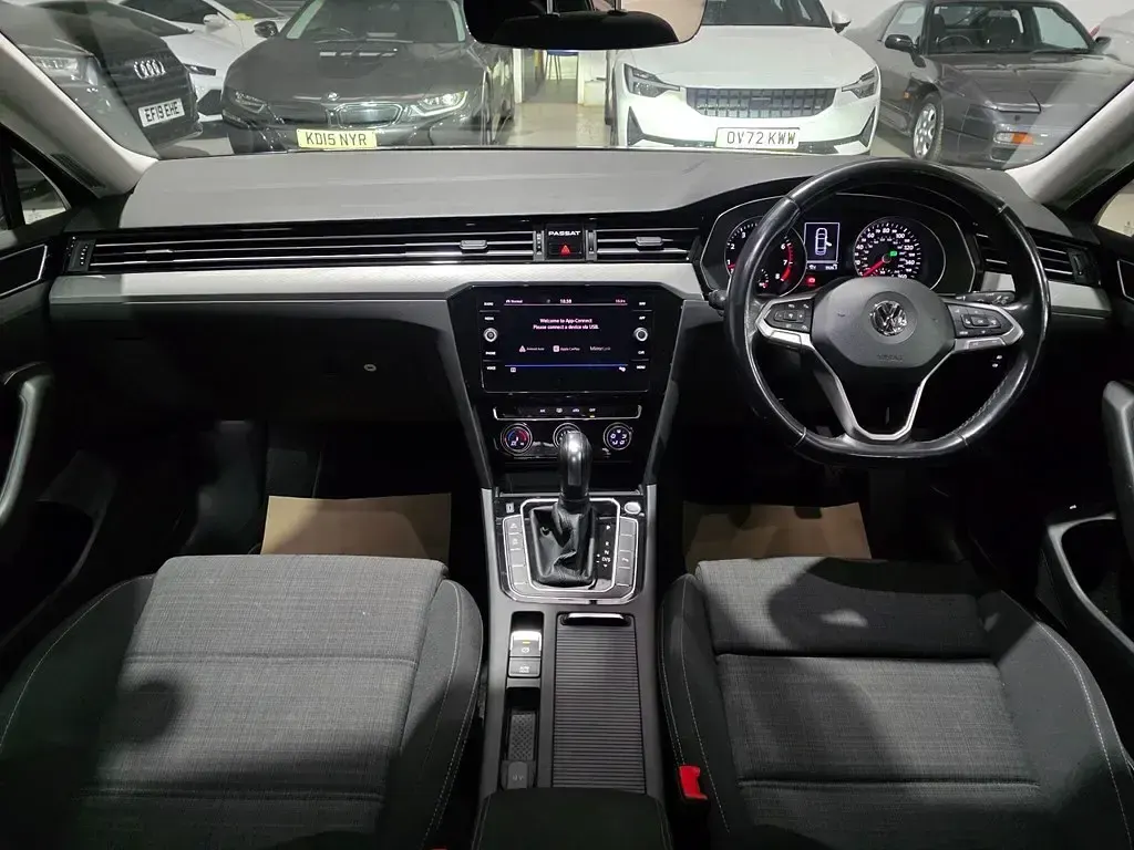 Used VW Passat SE 150 HP (110 kW) 2020 Grey Sedan