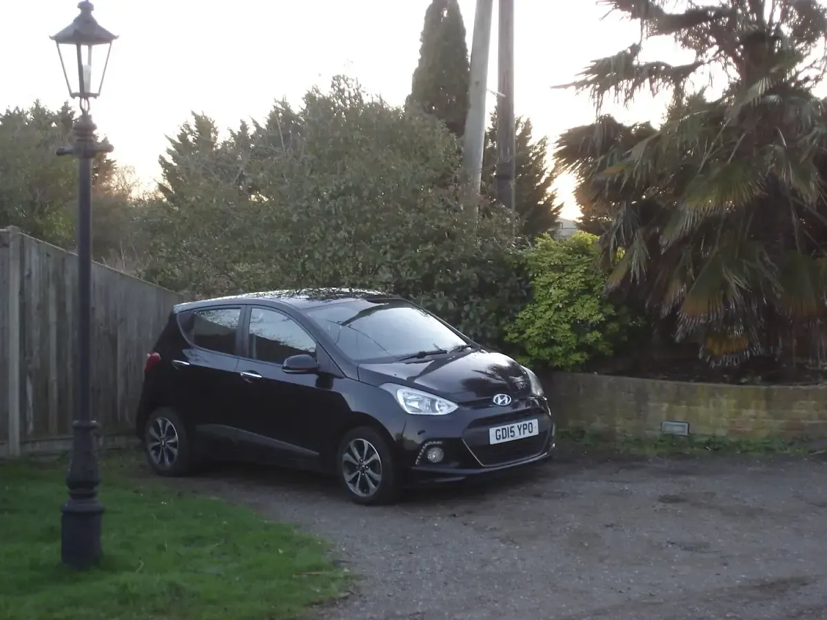 Used Hyundai i10 Premium SE 87 HP (63 kW) 2015 Black Hatchback