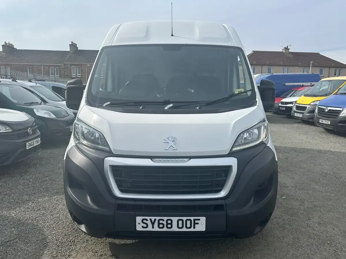 Used Peugeot Boxer 130 HP (95 kW) 2018 White Van