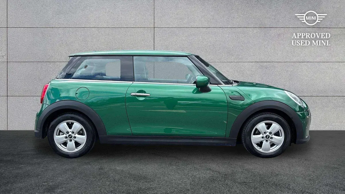 Used Mini Cooper Classic 134 HP (98 kW) 2023 Green Hatchback