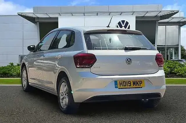 Used VW Polo SE 65 HP (47 kW) 2019 Silver Hatchback