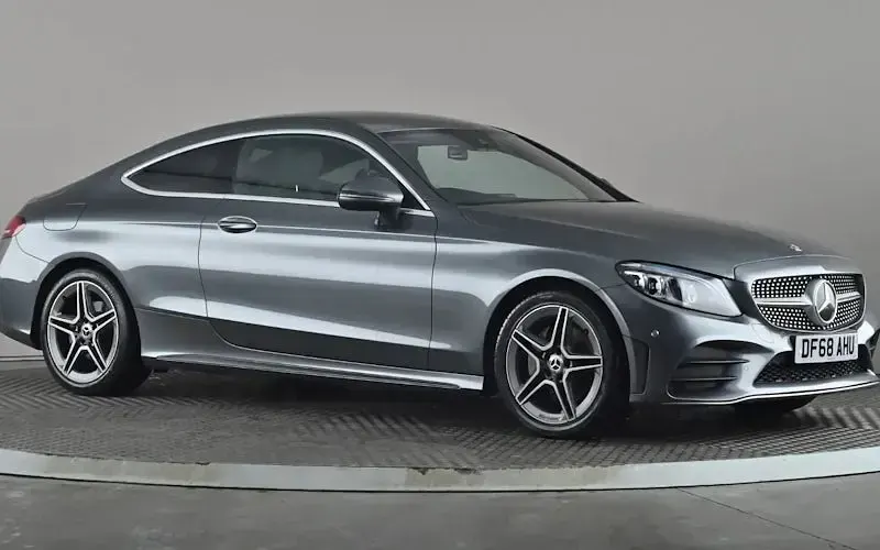 Usado Mercedes C200 AMG Line Premium 184 HP (135 kW) 2020 Coupé