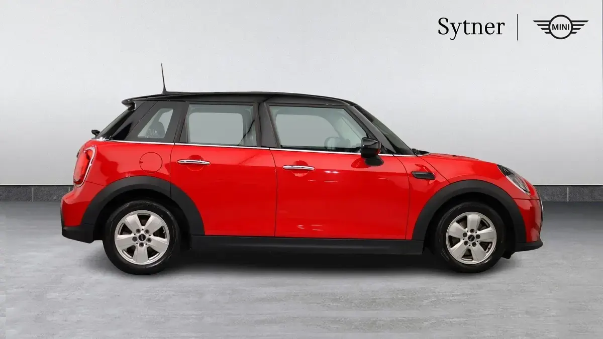 Used Mini Cooper Classic 134 HP (98 kW) 2022 Red Hatchback