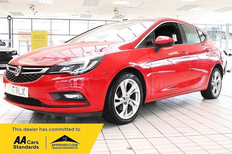 Red Used 2016 Vauxhall Astra SRi Hatchback | £6,490 (Fair price) - Image 1/3