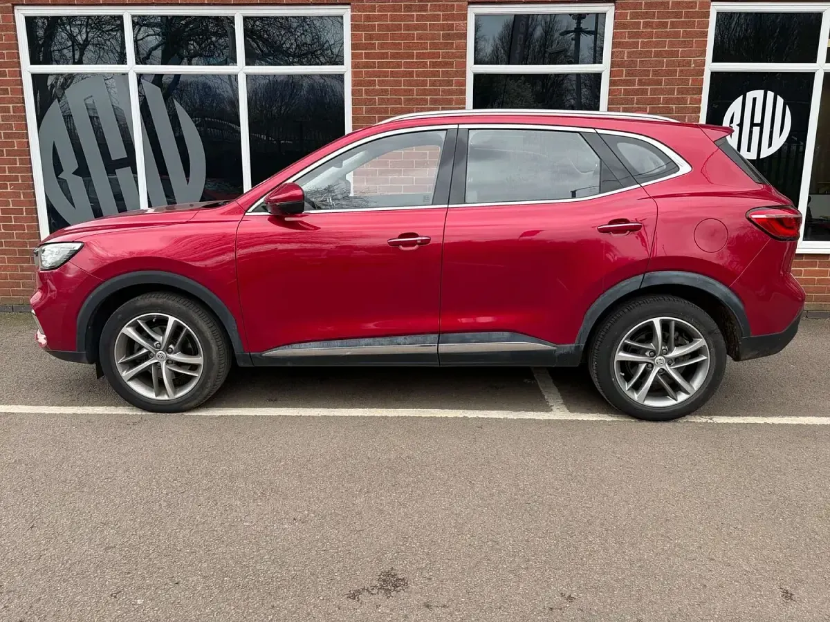 Used MG HS Excite 162 HP (119 kW) 2021 Red SUV