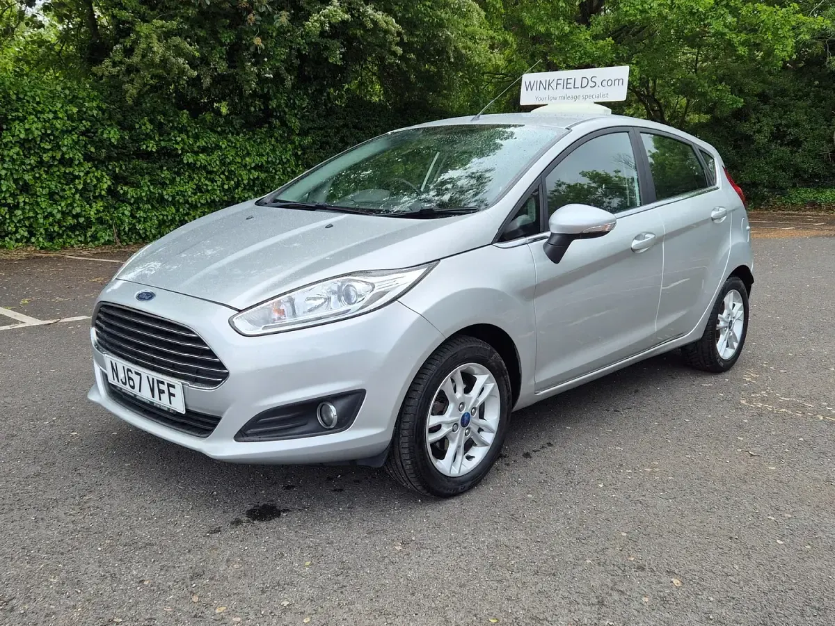 Used Ford Fiesta Zetec 82 HP (60 kW) 2017 Silver Hatchback