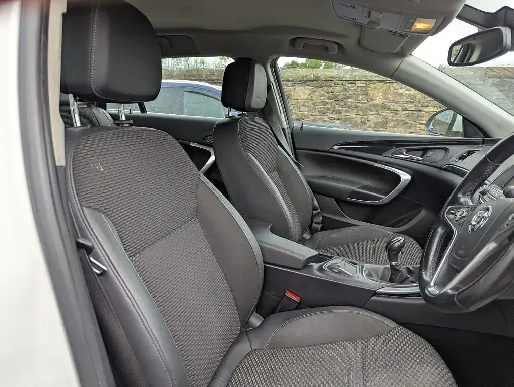 Used Vauxhall Insignia S 2014 White Estate