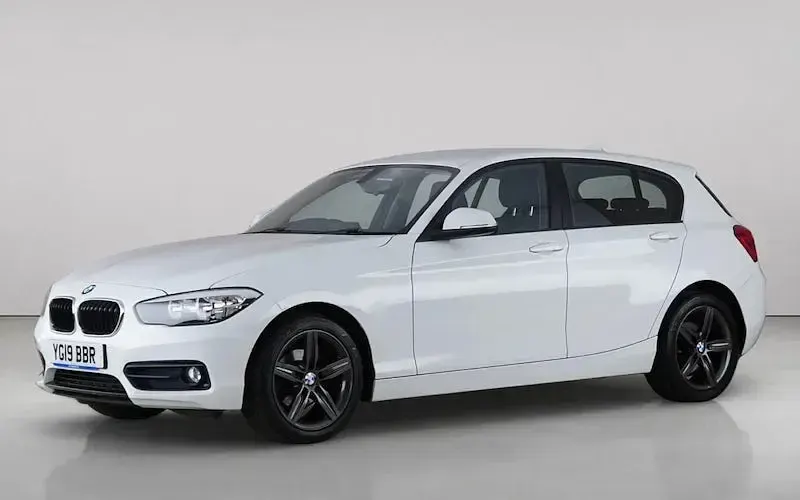 Used BMW 118 Sport Line 136 HP (100 kW) 2019 White Hatchback