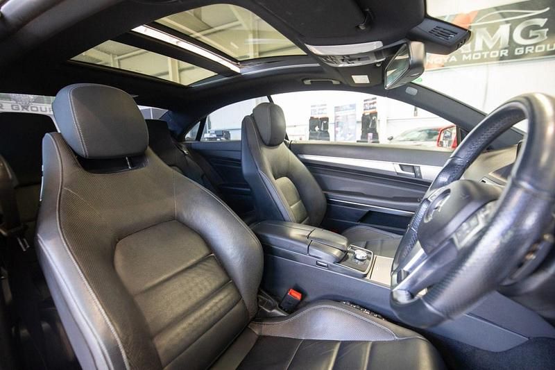 Used Mercedes E200 AMG 184 HP (135 kW) 2014 Red Coupe