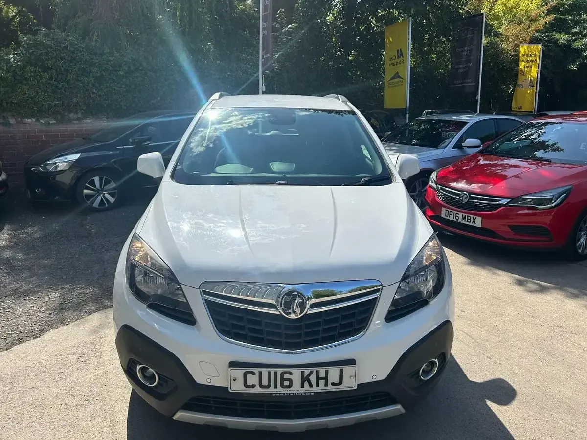 Used Vauxhall Mokka S 115 HP (84 kW) 2016 White SUV