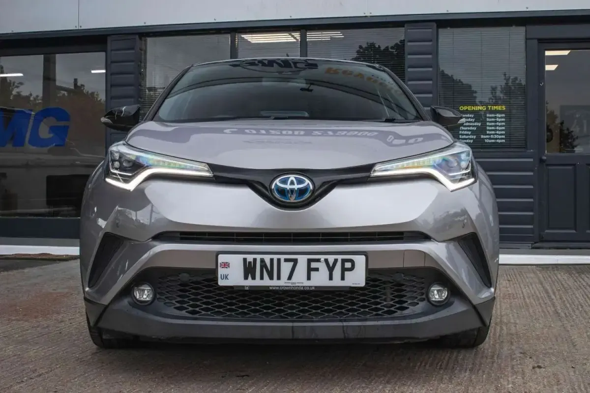 Used Toyota C-HR 122 HP (89 kW) 2017 Silver SUV