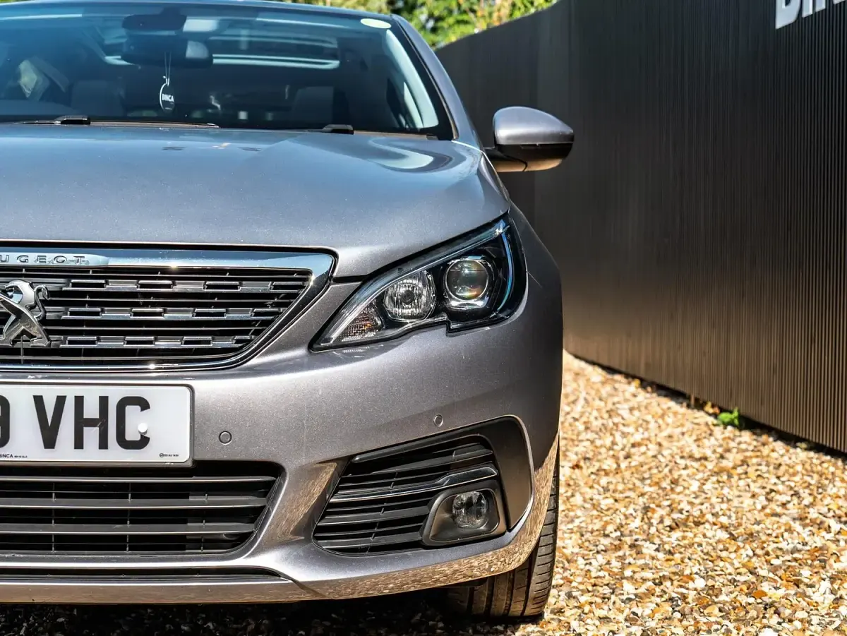 Used Peugeot 308 Allure 130 HP (95 kW) 2019 Grey Hatchback