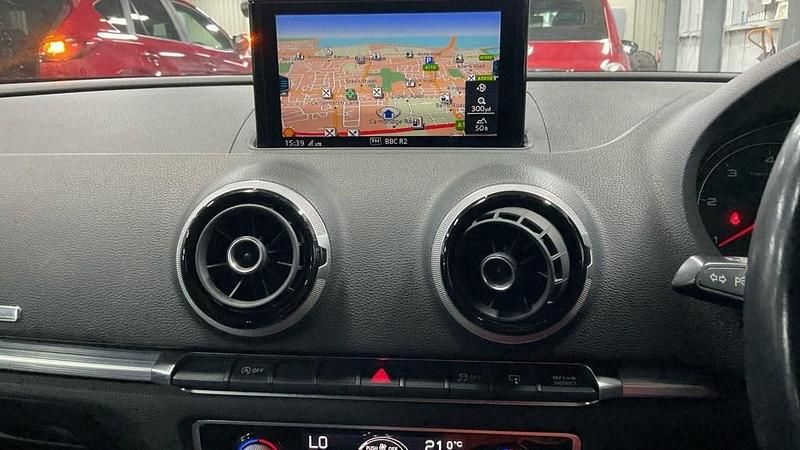 Begagnad Audi A3 Sport 150 HK (110 kW) 2017 Vit Halvkombi