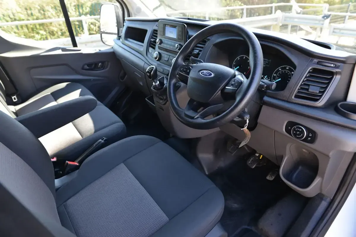 Second-hand Ford Transit S 130 CP (95 kW) 2022 Alb Van