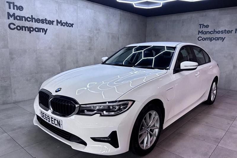 White Used 2019 BMW 330e Sport Line Sedan | £12,190 (Good price) - Image 1/1
