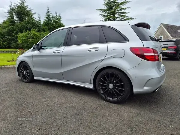 Used Mercedes B200 AMG Line Premium Plus 134 HP (98 kW) 2016 Silver Hatchback