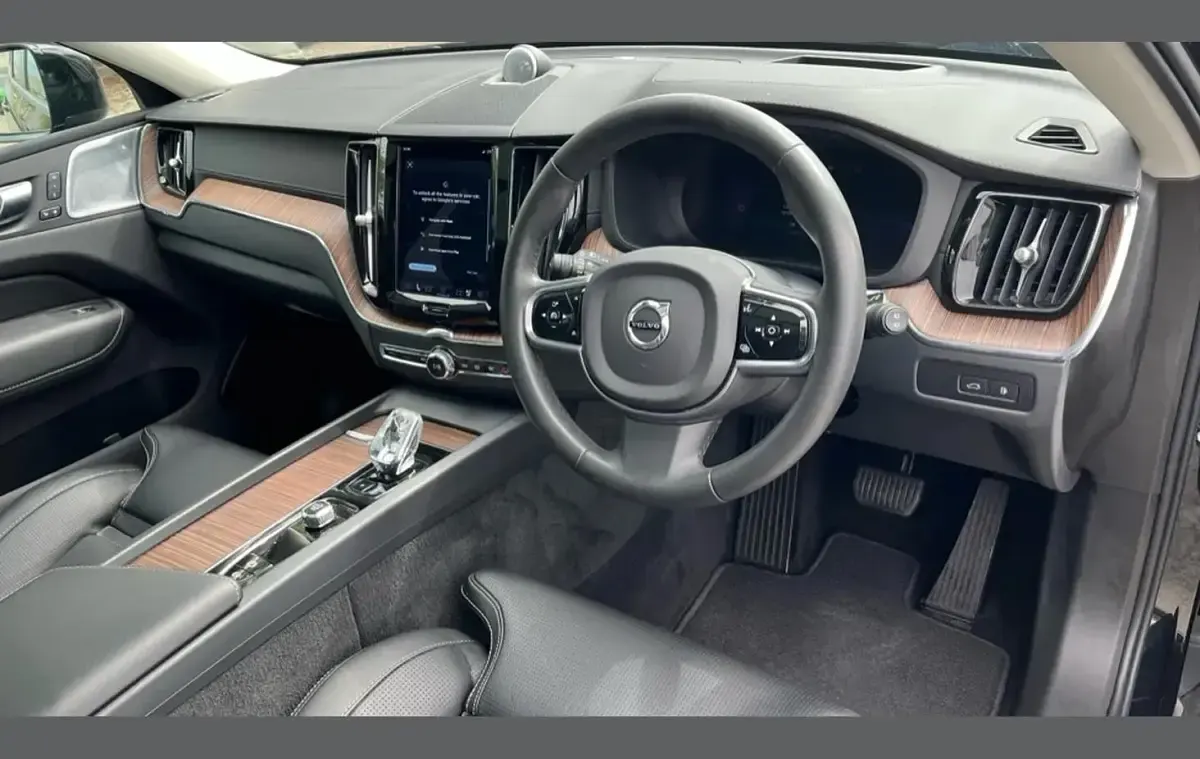 Usado Volvo XC60 Ultimate 455 HP (334 kW) 2022 Preto SUV