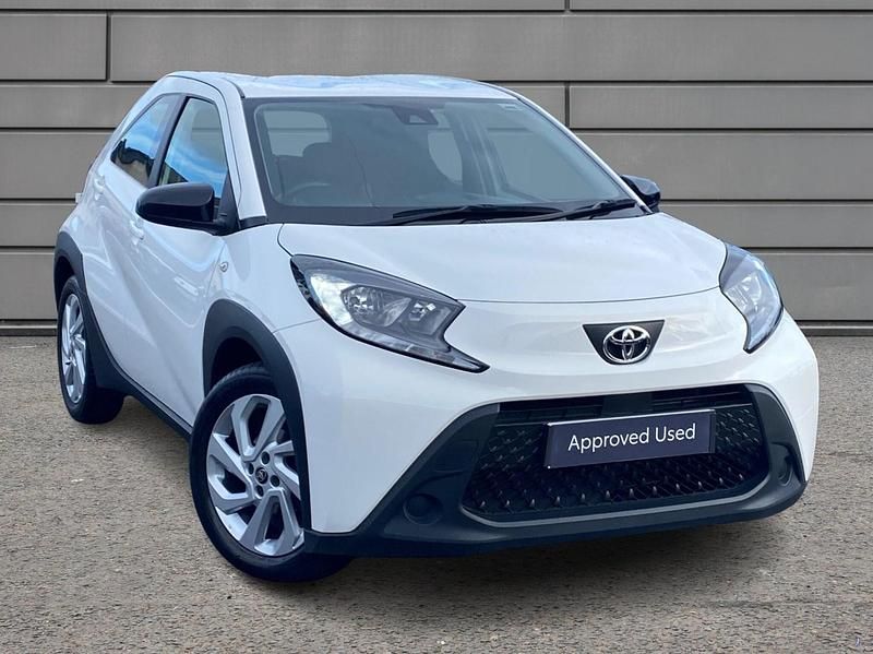 White Used 2022 Toyota Aygo PURE Hatchback | £12,295 (Fair price) - Image 1/4
