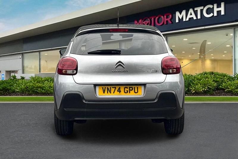 Begagnad Citroën C3 PureTech 2024 Grå Halvkombi