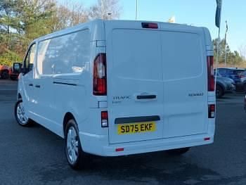 New Renault Trafic 2025 Solid  glacier white MPV