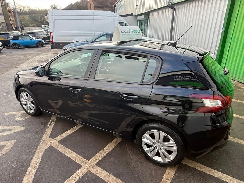 Used Peugeot 308 Active 92 HP (67 kW) 2015 Black Hatchback