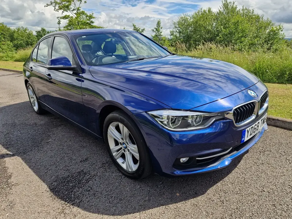 Used BMW 318 Sport Line 136 HP (100 kW) 2019 Blue Sedan