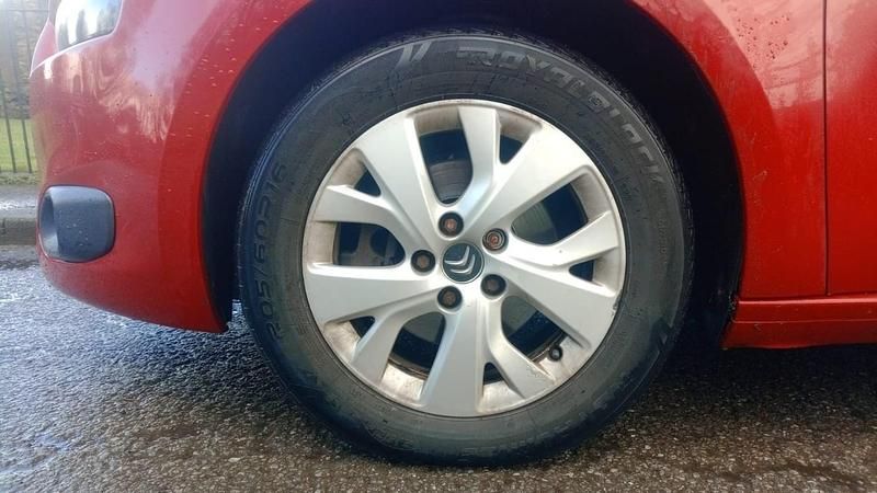 Used Citroën C4 Picasso PureTech 2015 Red MPV