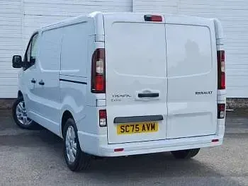 Novo Renault Trafic 2025 Branco Monovolume
