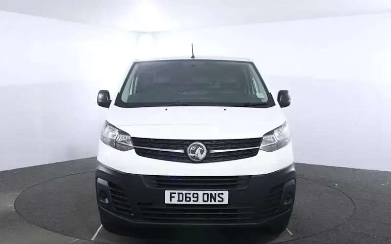 Używany Vauxhall Vivaro Edition 120 KM (88 kW) 2021 Minivan