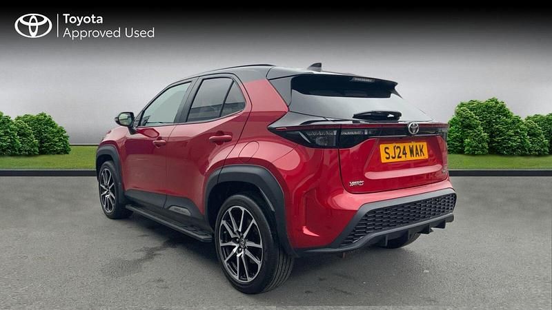 Used Toyota Yaris Hybrid Sport 116 HP (85 kW) 2024 Red Estate
