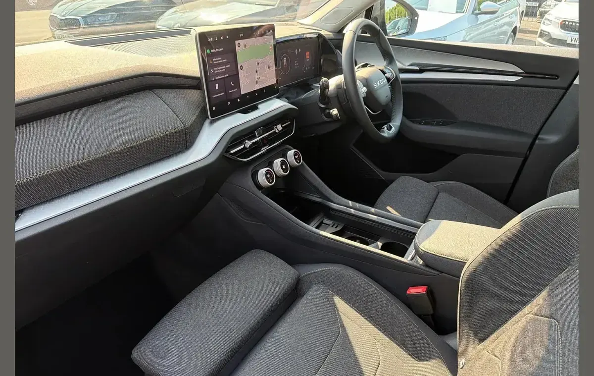 Usado Skoda Kodiaq SE 150 HP (110 kW) 2025 Cinzento SUV