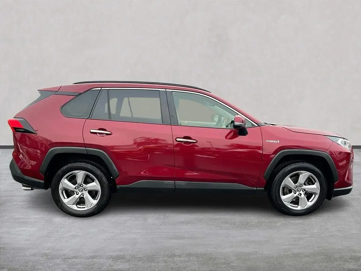 Used Toyota RAV4 218 HP (160 kW) 2019 Red SUV