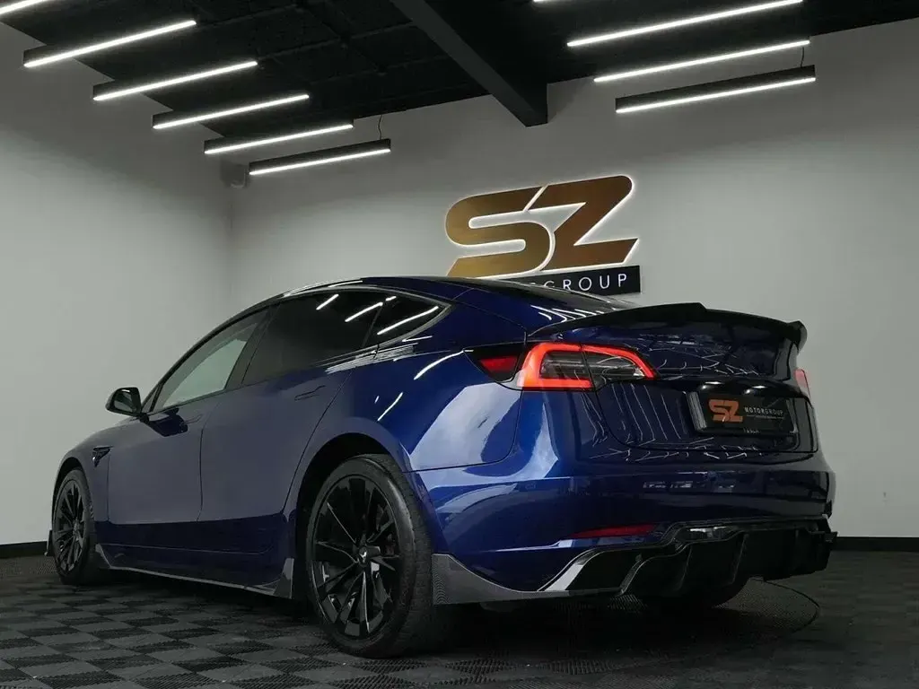 Usado Tesla Model 3 Long Range AWD 366 kW (498 HP) 2022 Azul Sedan