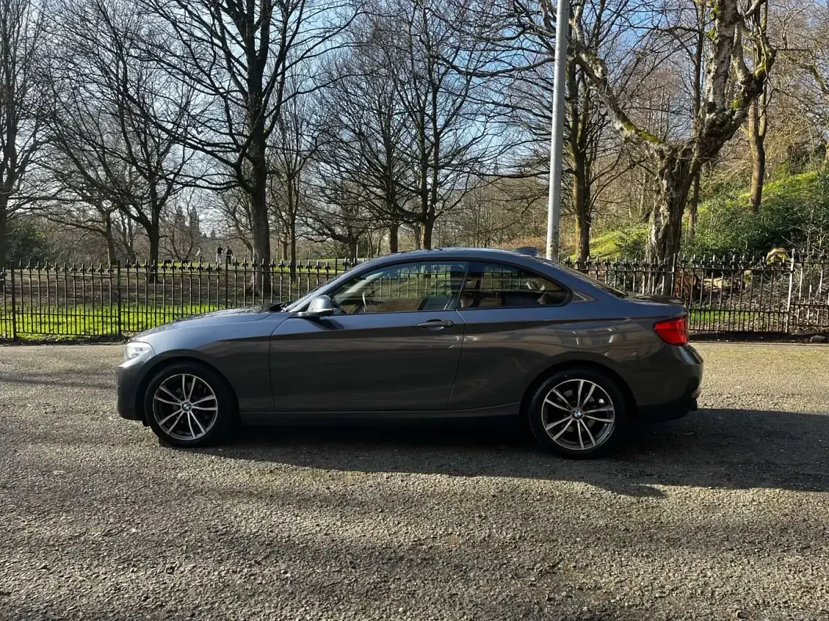 Usado BMW 220 Sport Line 2018 Cinzento Coupé