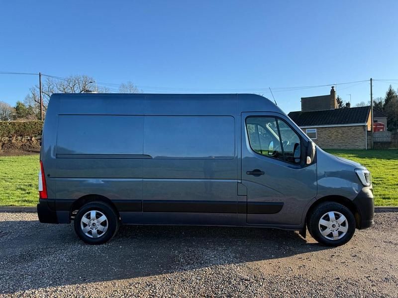 Used Renault Master Business 2023 Blue MPV