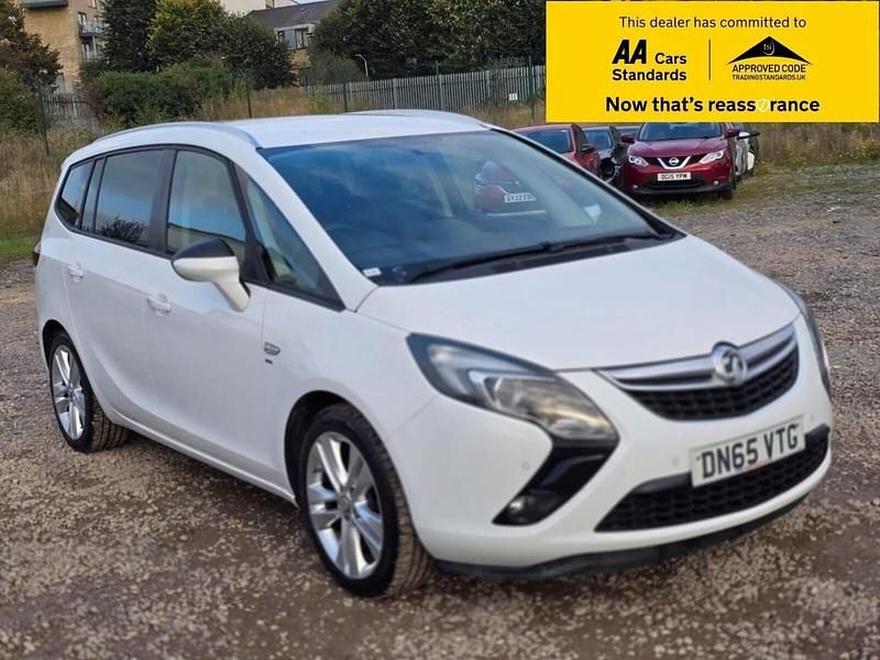 White Used 2015 Vauxhall Zafira SRi MPV | £4,988 (Fair price) - Image 1/2