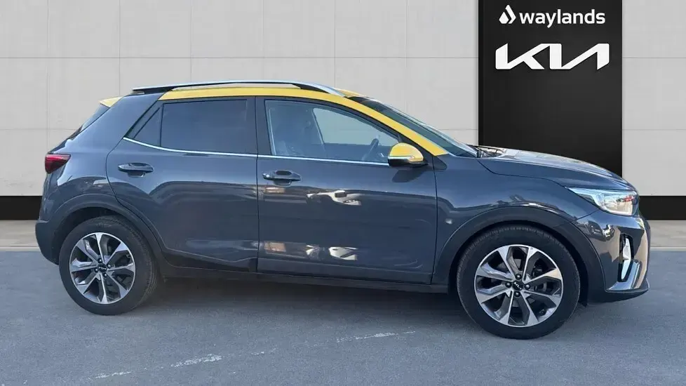 Used Kia Stonic 100 HP (73 kW) 2023 Grey SUV