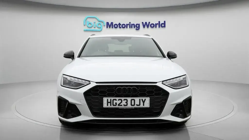 Used Audi A4 Black Edition 150 HP (110 kW) 2023 White Estate