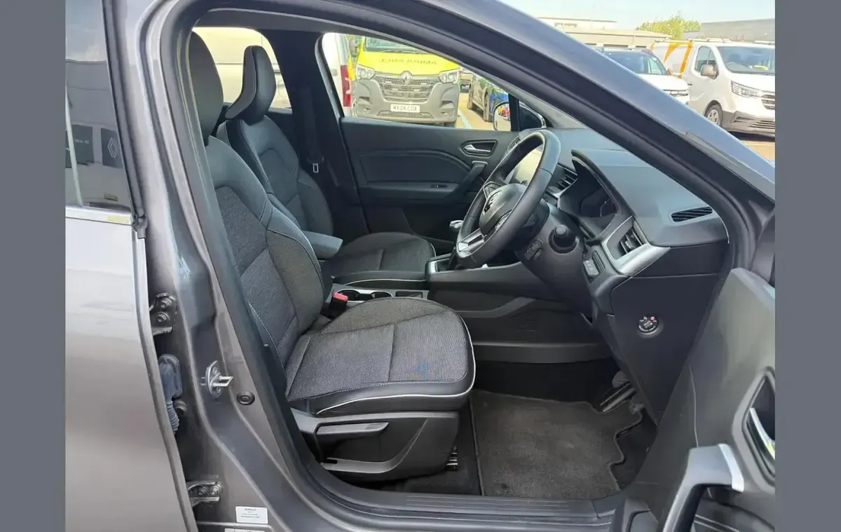 Used Renault Captur Techno 90 HP (66 kW) 2024 Other SUV