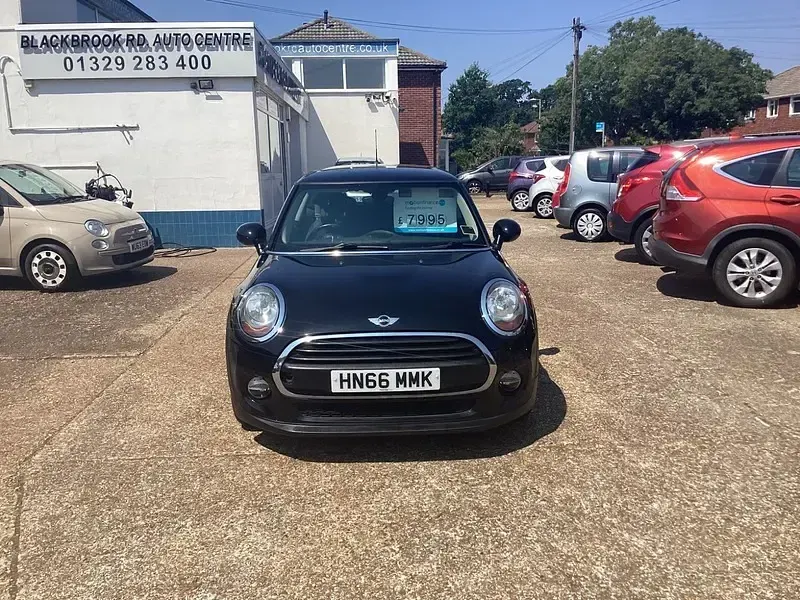Used Mini ONE Hatch 102 HP (75 kW) 2016 Black Hatchback