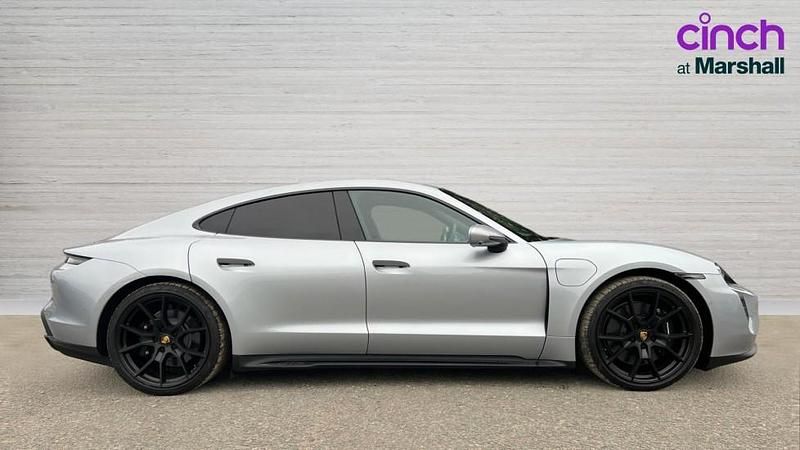 Usado Porsche Taycan 439 kW (598 HP) 2023 Prateado Sedan