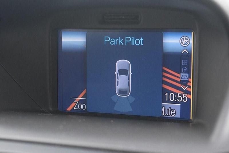 Used Ford Fiesta Titanium 100 HP (73 kW) 2016 Red Hatchback