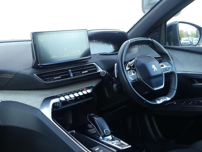 Used Peugeot 3008 GT 130 HP (95 kW) 2022 Red SUV