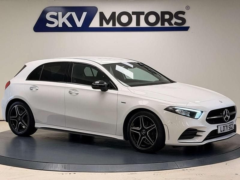 Used Mercedes A200 AMG Line Premium 163 HP (119 kW) 2021 White Hatchback