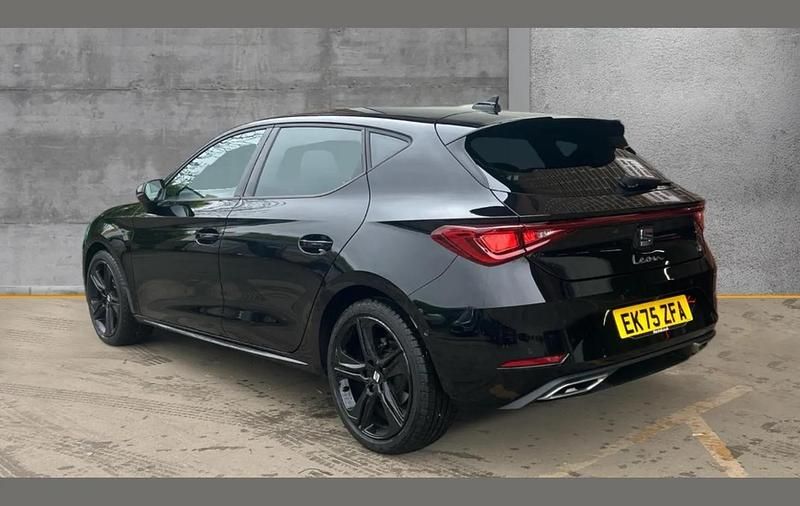 Begagnad Seat Leon Black Edition 272 HK (200 kW) 2026 Svart Halvkombi