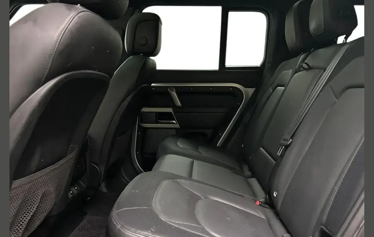 Used Land Rover Defender HSE Dynamic 296 HP (217 kW) 2023 Silver SUV